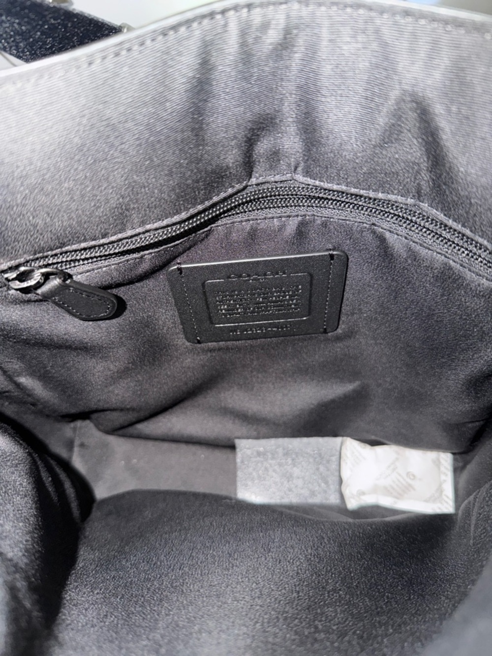 Coach New York Black Pebbled Leather Messenger Shoulder Bag #J2323-4007 - Picture 7 of 9
